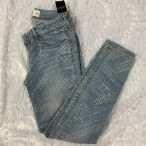 [Size 3/W26] Hollister Pattern Jeans